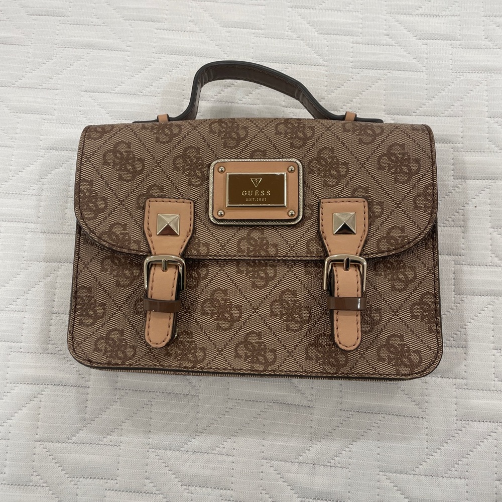 VINTAGE Guess handbag/crossbody purse